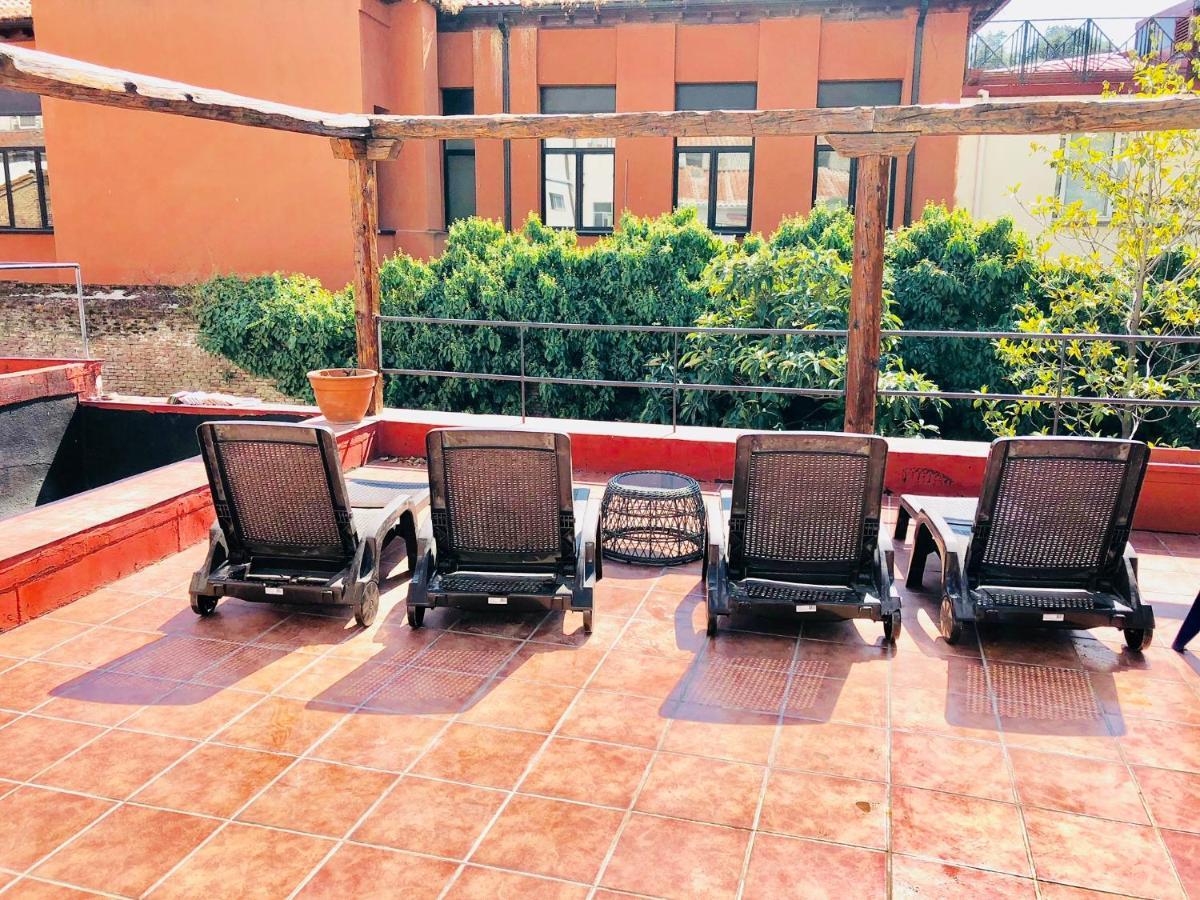 Gran Via Apartamentos De Temporada Madrid Eksteriør bilde