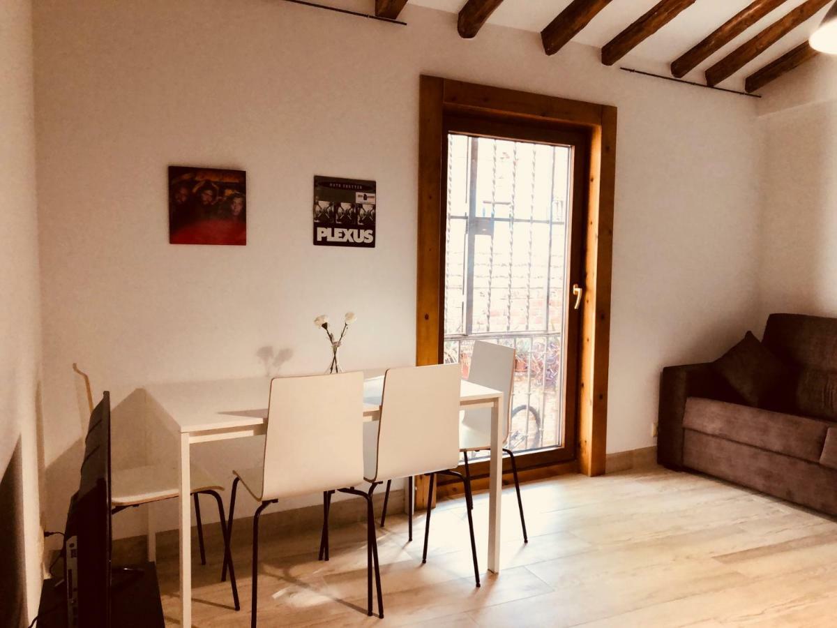 Gran Via Apartamentos De Temporada Madrid Eksteriør bilde